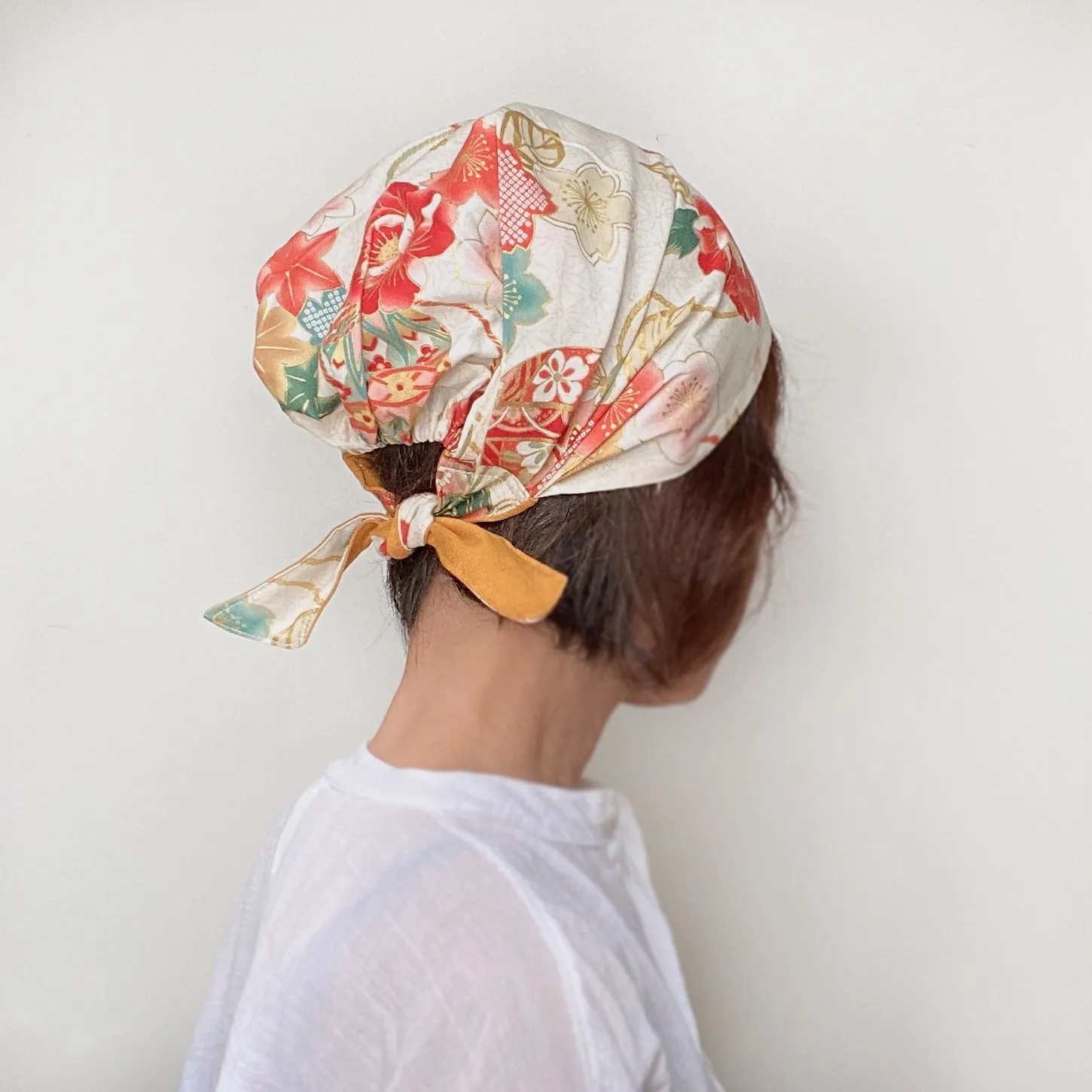 Head covering scarf, Japanese White Flower